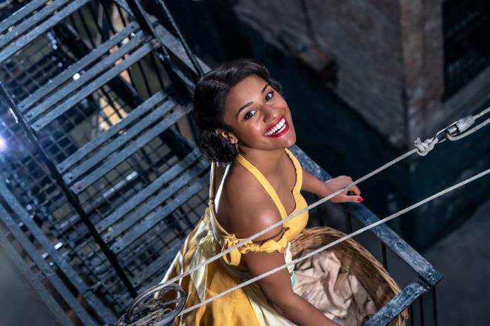 Ariana DeBose nei panni di Anita sul set di West Side Story