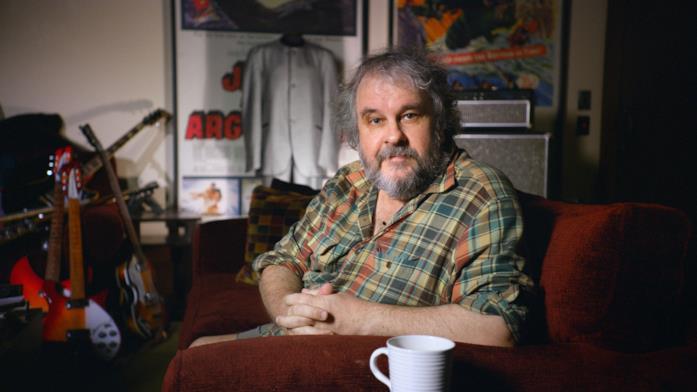 Peter Jackson in The Beatles: Get Back Peter Jackson regala ai fan dei Beatles un messaggio all'inizio del documentario