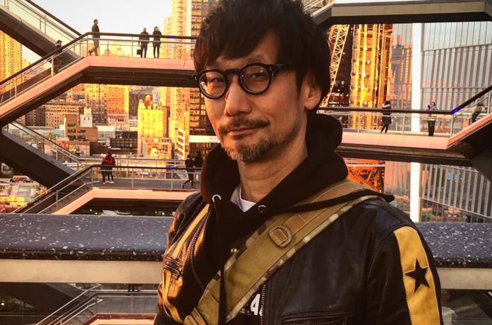 Un primo piano di Hideo Kojima scattato dalla sua assistente personale, Ayako