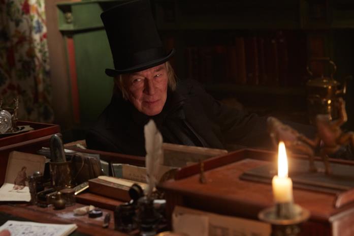 Christopher Plummer è Ebeenezer Scrooge Christopher Plummer in una scena del film