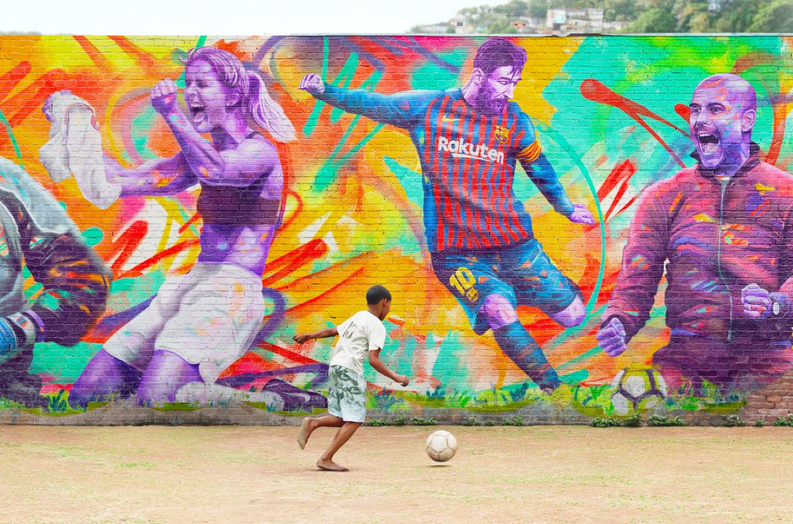 Poster promozionale del documentario This is Football