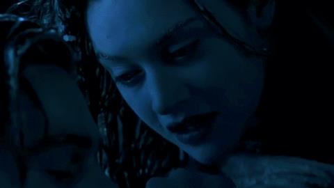 Jack e Rose in Titanic Leonardo DiCaprio e Kate Winslet in un'iconica scena di Titanic