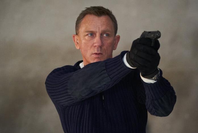 Daniel Craig in una scena di No Time To Die