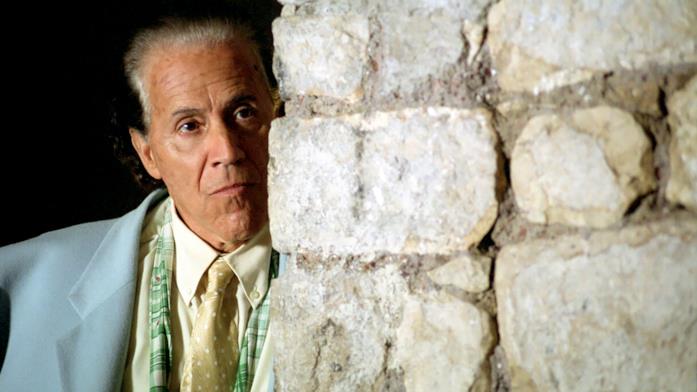 L'amico di famiglia: il finale (cambiato) del film di Sorrentino Giacomo Rizzo in una scena del film L'amico di famiglia