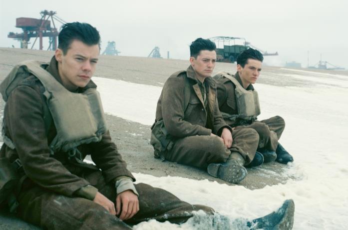 Harry Styles, Fionn Whitehead e Aneurin Barnard in Dunkirk