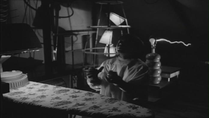 Frankenweenie Una scena del corto Frankenweenie