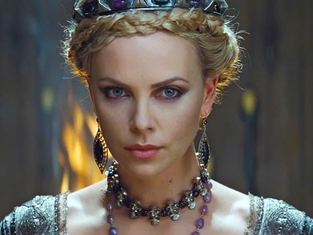 Ravenna, la Regina Cattiva in Biancaneve e il cacciatore Charlize Theron è la Regina Cattiva in Biancaneve e il cacciatore