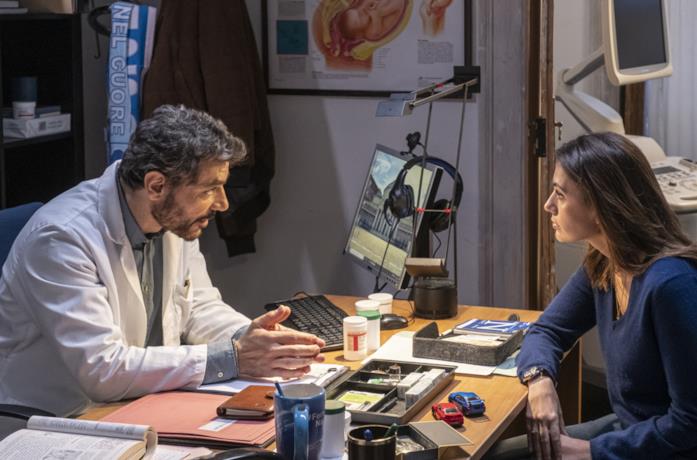 Giuseppe Zeno e Serena Rossi in Mina Settembre