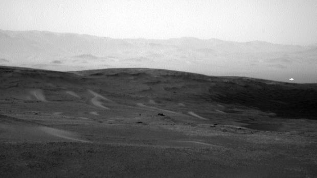 La foto misteriosa La foto scattata dal rover Curiosity alle ore 05:53:59 di domenica 16 Giugno