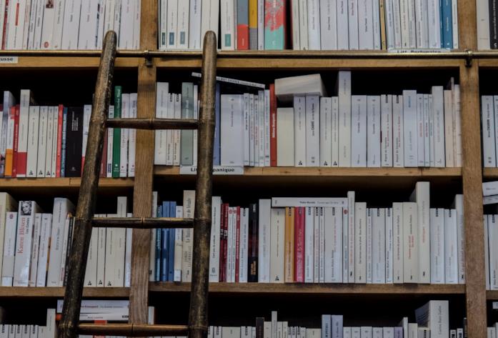 Libreria Libreria, primo piano su uno scaffale