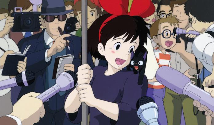 Il miagolio finale di Jiji Kiki accerchiata da giornalisti e il piccolo Jiji miagolante sulla sua spalla