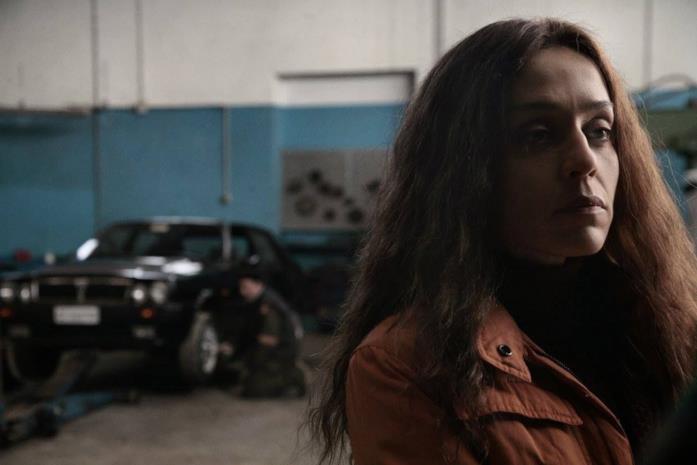 Lea, la storia vera e il film TV con Vanessa Scalera a confronto Un primo piano di Vanessa Scalera in una scena del film Lea