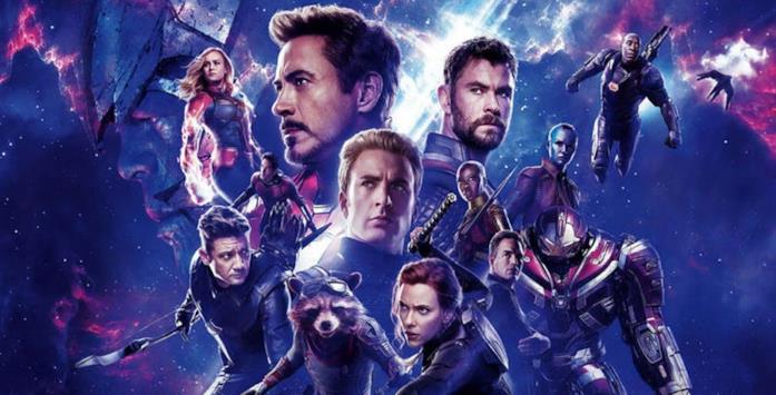 Gli eroi sopravvissuti e Thanos nel poster di Avengers: Endgame