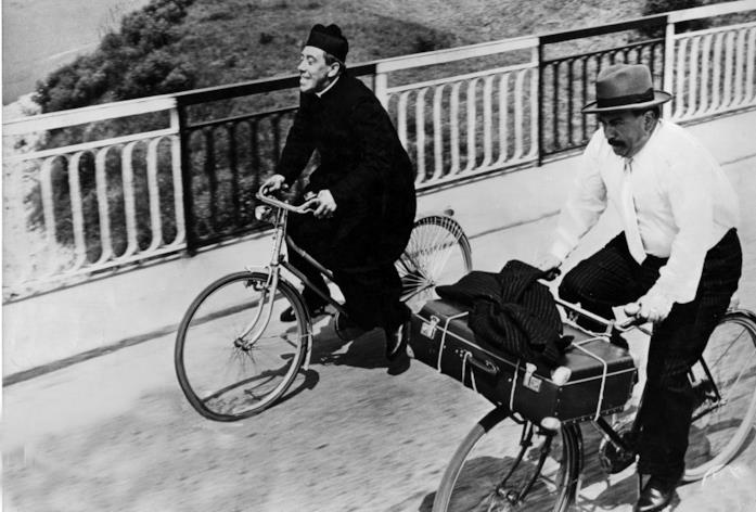 Fernandel e Gino Cervi nel finale del film