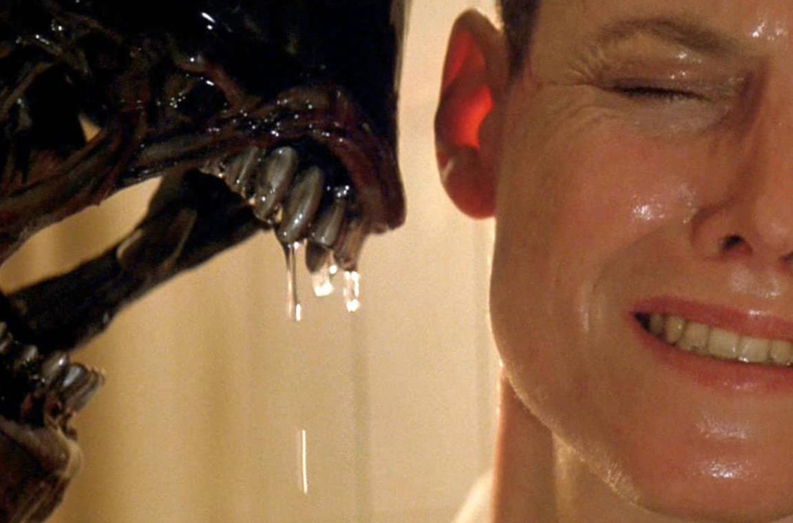 Un personaggio di Alien e il terribile nemico