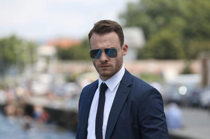 Kerem Bürsin interpreta Serkan Bolat in Love Is In The Air