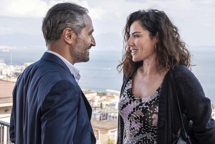 Vita segreta di Maria Capasso, il film di Salvatore Piscicelli Daniele Russo e Luisa Ranieri in una scena del film Vita segreta di Maria Capasso