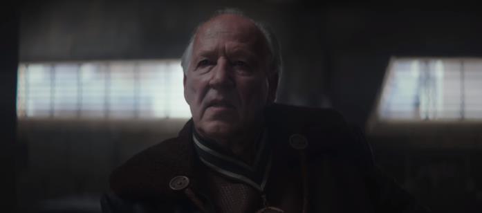The Mandalorian, l'analisi del trailer in profondità Werner Herzog in una scena della serie TV The Mandalorian