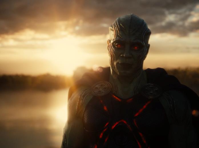 Martian Manhunter Martian Manhunter saluta Bruce