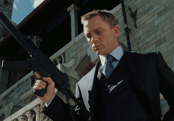 Daniel Craig, l'ultimo 007 Craig in una scena di Casino Royale
