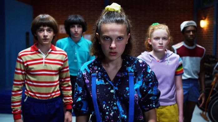 I protagonisti della serie Stranger Things I ragazzi, protagonisti di Stranger Things, stanno fronteggiando un primo "pericolo"