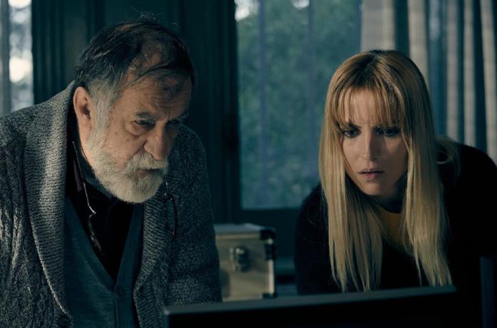 Ramón Barea e Ana Fernández in una scena del film Voces