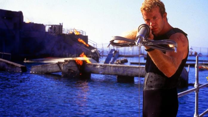 Blu profondo, il film sugli squali di fine anni '90 Thomas Jane in una scena di Blu profondo