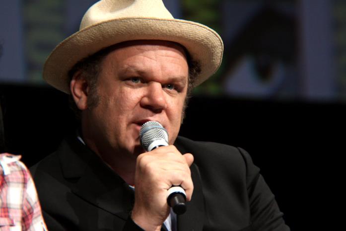 John C. Reilly a una convention John C. Reilly durante una conferenza stampa