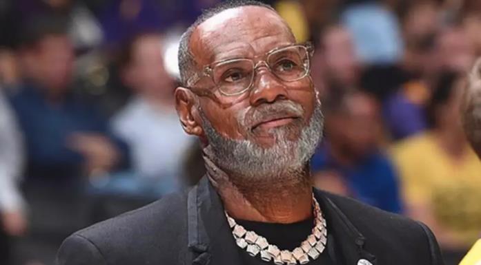 Un invecchiato LeBron James grazie all'app FaceApp