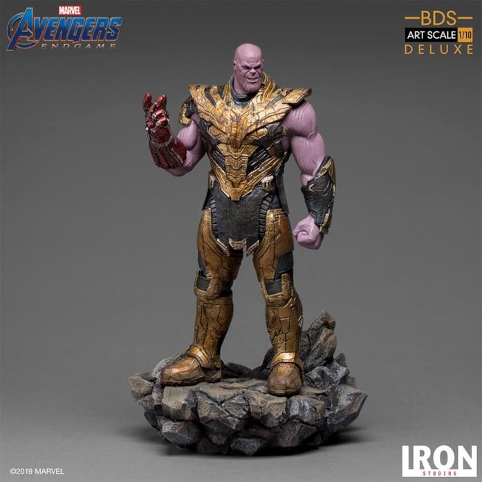 La statua di Thanos di Iron Studios - figura intera Thanos action figure intera