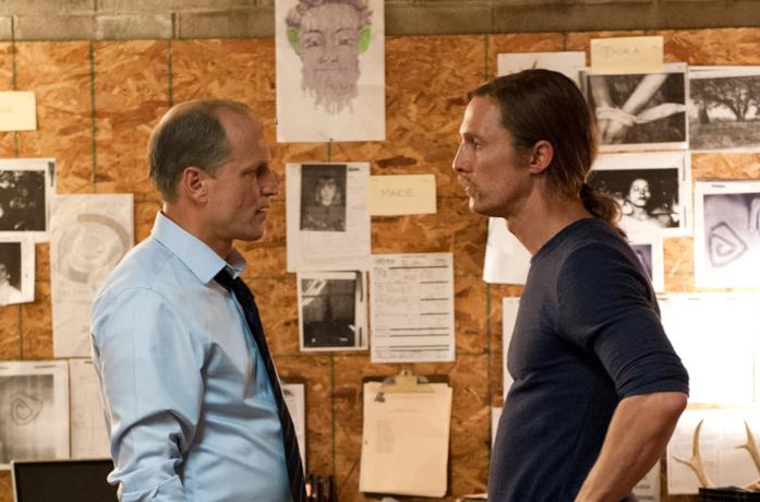 Matthew McConaughey e Woody Harrelson in True Detective