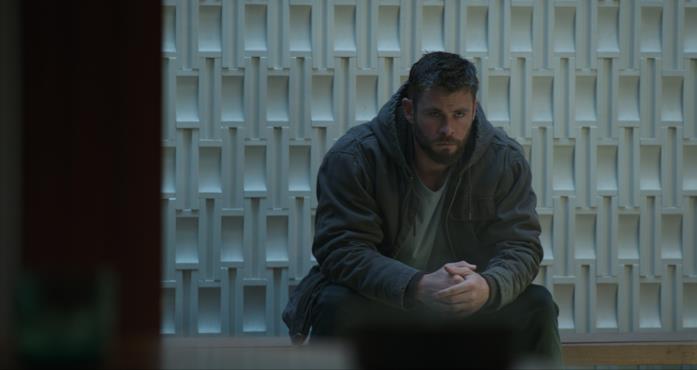 Thor è affranto Thor in una scena di Endgame