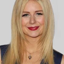 Justine Lupe