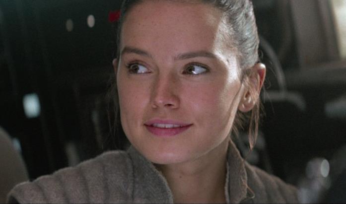 Daisy Ridley nei panni di Rey in Star Wars