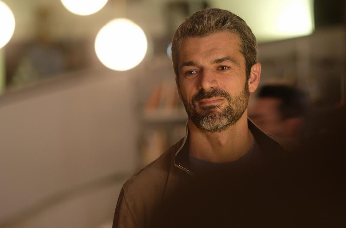 Luca Argentero in Doc - Nelle tue mani