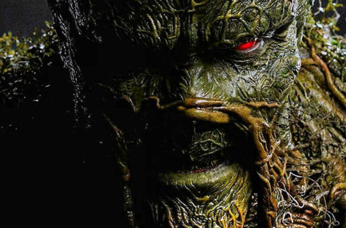 Un primo piano di Swamp Thing dalla serie DC