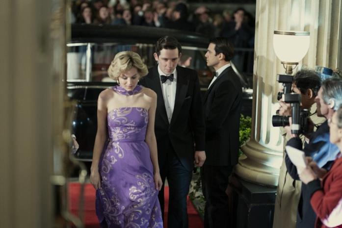 Emma Corrin e Josh O'Connor in The Crown Emma Corrin e Josh O'Connor in una scena di The Crown