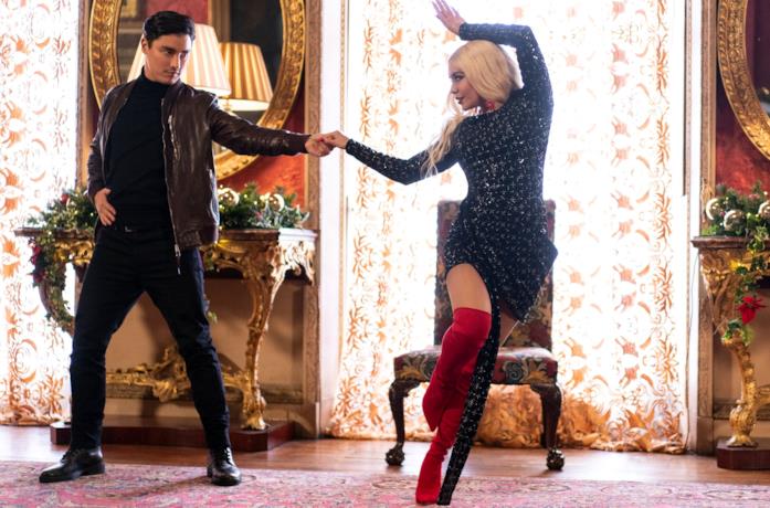 Vanessa Hudgens e Remy Hii in una scena di Nei panni di una principessa 3