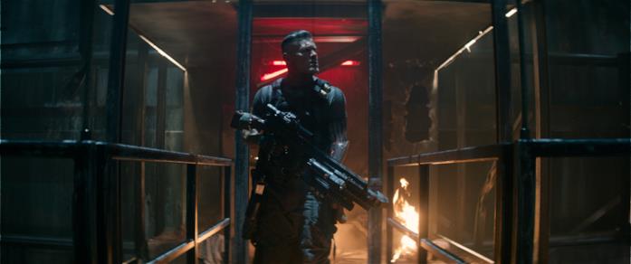Cable in Deadpool 2 Cable armato e pericoloso in una scena di Deadpool 2