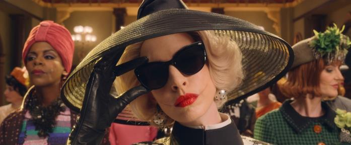 La Strega Suprema è interpretata da Anne Hathaway Primo piano di Anne Hathaway