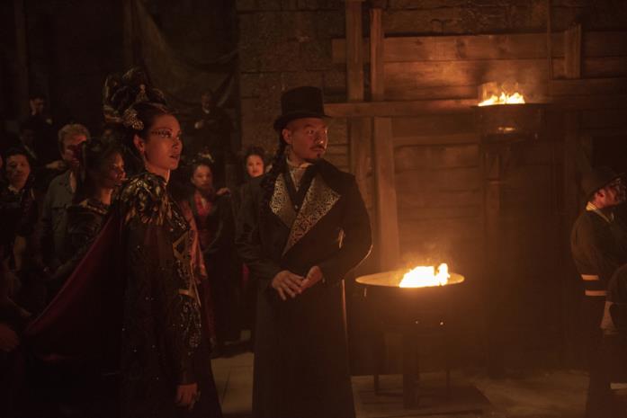 Warrior: 10 cose da sapere sulla serie TV nata da un'idea di Bruce Lee Olivia Cheng e Hoon Lee in una scena della serie Warrior
