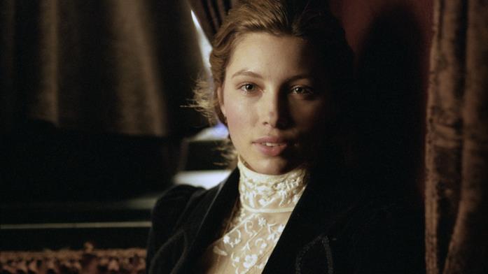 La contessa Sophie (Jessica Biel) Sophie, in carrozza, felice di rivedere Eduard