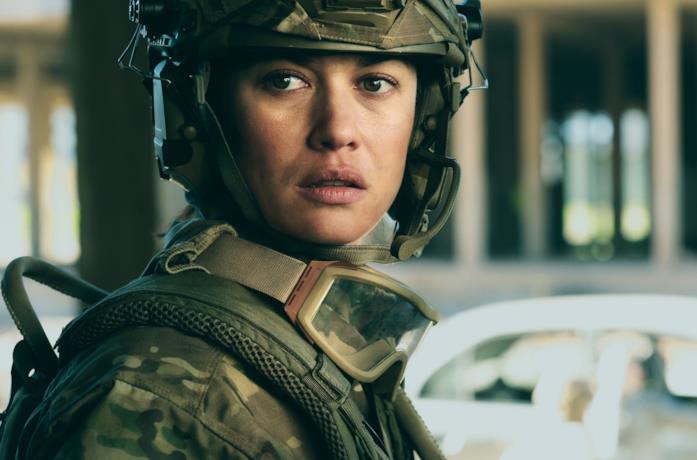 Un primo piano di Olga Kurylenko nel film La sentinella