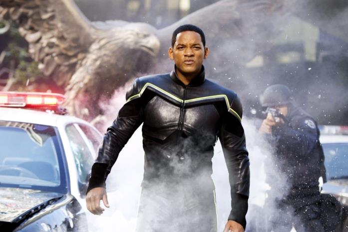 Will Smith è il supereroe John Hancock