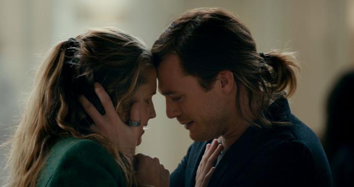 La coppia protagonista di 2:22 – Il destino è già scritto