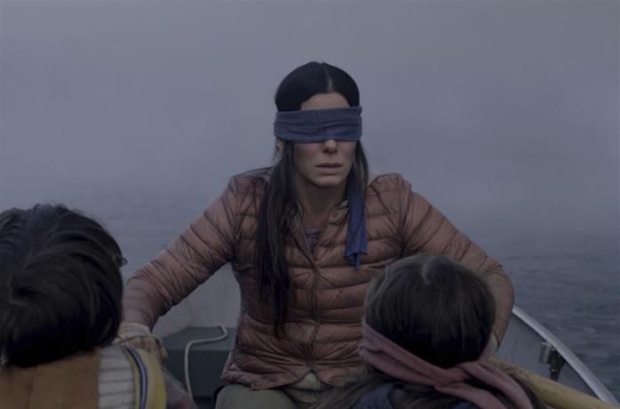 Sandra Bullock in una scena di Bird Box