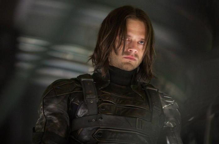 Sebastian Stan nei panni di Bucky Il Soldato d'Inverno di prepara ad affrontare una nuova missione