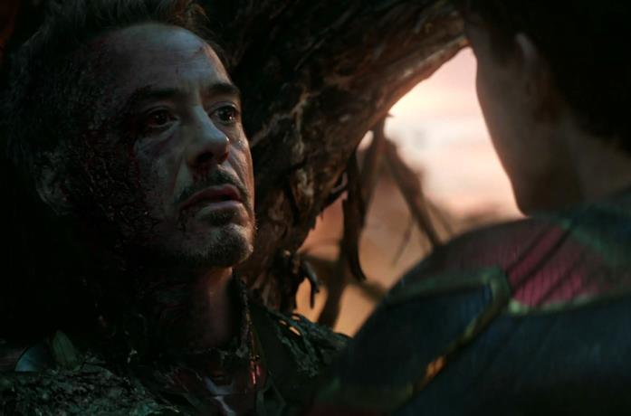 Tony Stark in una scena conclusiva di Endgame