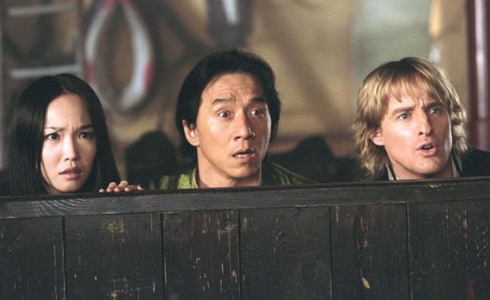 Lin, Wang e Roy in una scena di 2 cavalieri a Londra Una sequenza tratta da 2 cavalieri a Londra