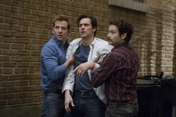 Una scena di Yes Man Bradley Cooper, Jim Carrey e Danny Masterson